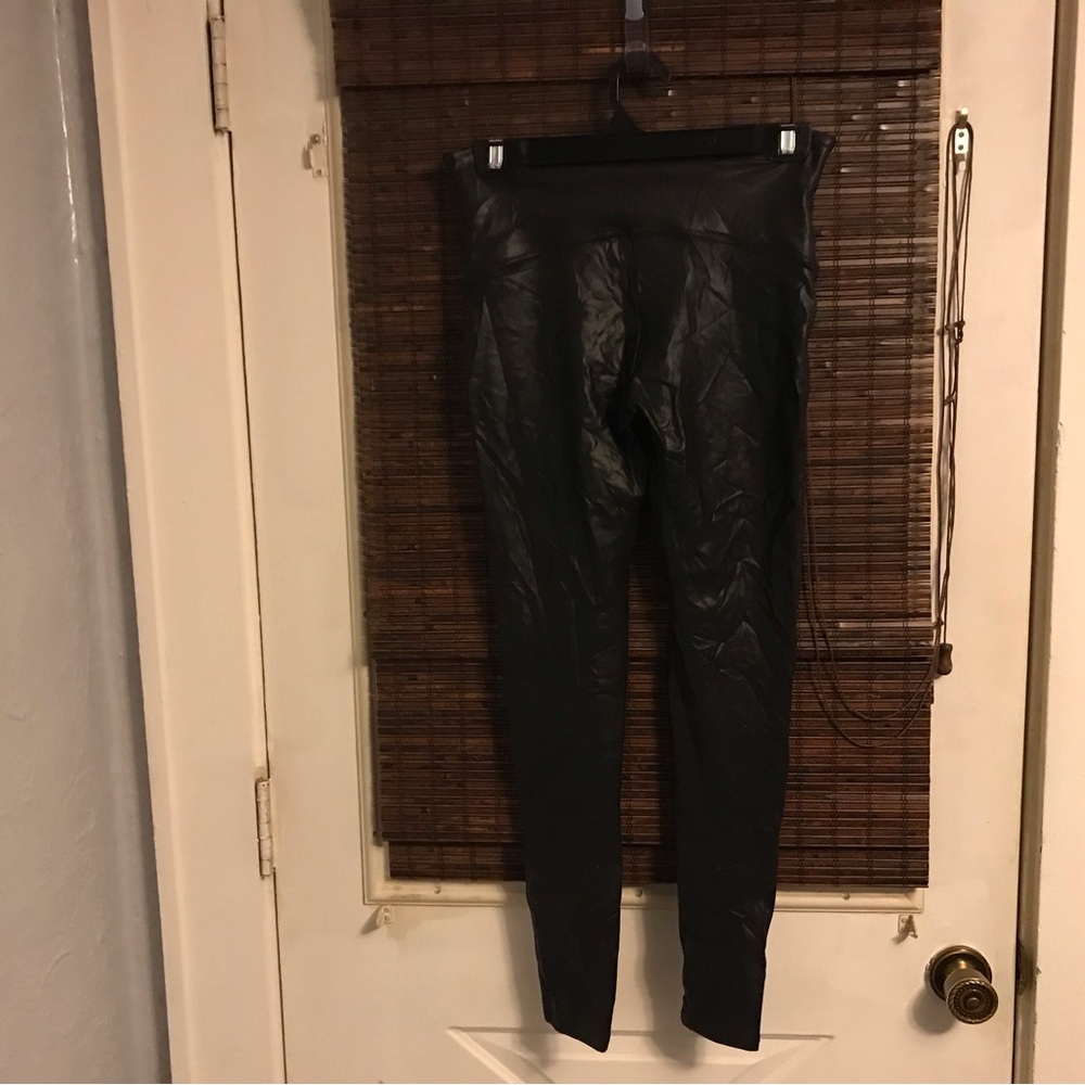 SPANXshape Faux Leather
Leggings